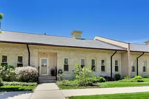 824 Stables Ct, Highwood, IL 60040 - Photo 1