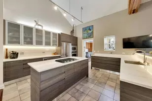 824 Stables Ct, Highwood, IL 60040 - Photo 8