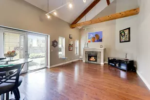 824 Stables Ct, Highwood, IL 60040 - Photo 12