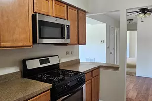 833 Village Quarter Rd, West Dundee, IL 60118 - Photo 6