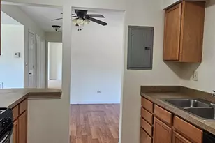 833 Village Quarter Rd, West Dundee, IL 60118 - Photo 8