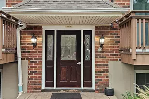 833 Village Quarter Rd, West Dundee, IL 60118 - Photo 2