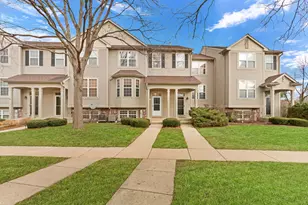 983 Ellsworth Dr, Grayslake, IL 60030 - Photo 1