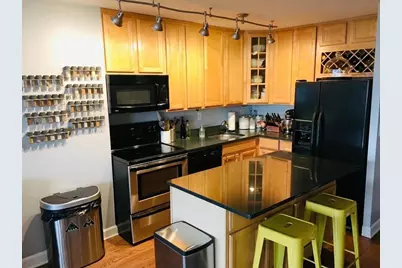 720 W Gordon Terrace #17C, Chicago, IL 60613 - Photo 2