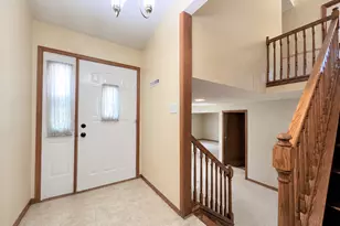 260 Karen Dr, Bourbonnais, IL 60914 - Photo 2