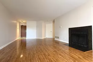 1757 Eastwood Ct, Schaumburg, IL 60195 - Photo 4
