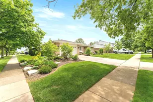 8129 Middlebury Ave, Woodridge, IL 60517 - Photo 34