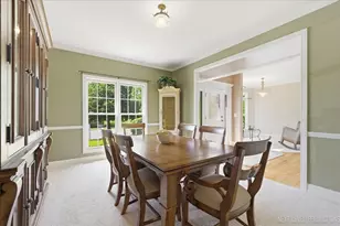 729 W Thornwood Dr, South Elgin, IL 60177 - Photo 8