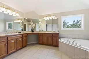 729 W Thornwood Dr, South Elgin, IL 60177 - Photo 16