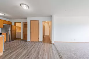 915 Spiros Ct, Dekalb, IL 60115 - Photo 4