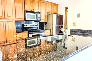 1751 Sleepy Hollow Ct, Schaumburg, IL 60195 - Photo 2