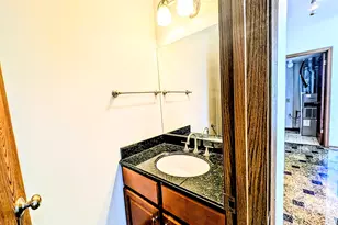 1751 Sleepy Hollow Ct, Schaumburg, IL 60195 - Photo 10