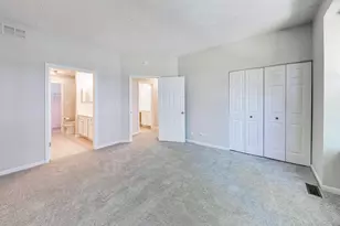 1160 Georgetown Way, Vernon Hills, IL 60061 - Photo 8