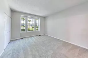 1160 Georgetown Way, Vernon Hills, IL 60061 - Photo 10