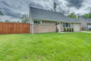 407 Watseka St, Park Forest, IL 60466 - Photo 2