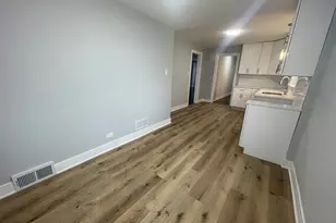 8023 S Yates Blvd, Chicago, IL 60617 - Photo 12