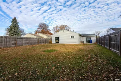 2449 W 13th Street, Davenport, IA 52804 - Photo 28