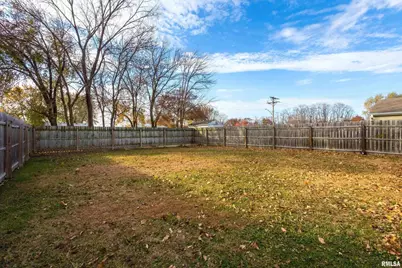 2449 W 13th Street, Davenport, IA 52804 - Photo 26