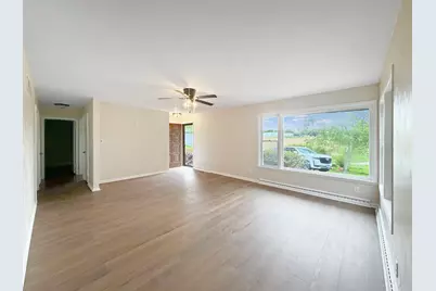 576 Timber Hills Drive, Freeport, IL 61032 - Photo 8