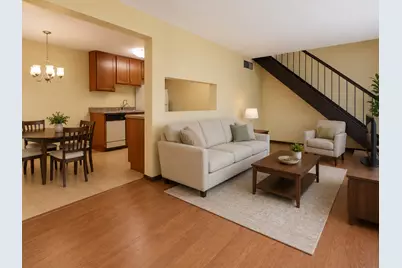 304 Creekside Court #304, Vernon Hills, IL 60061 - Photo 4
