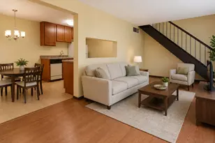 304 Creekside Ct, Vernon Hills, IL 60061 - Photo 4