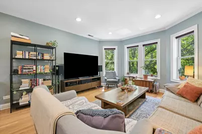 4105 N Lawndale Avenue #401, Chicago, IL 60618 - Photo 2