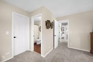 895 Lakestone Ln, Aurora, IL 60504 - Photo 16