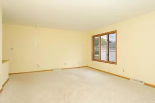 18 Oakwood Dr, Pontiac, IL 61764 - Photo 12