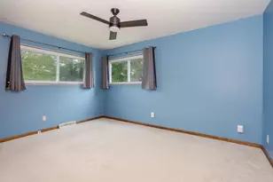 18 Oakwood Dr, Pontiac, IL 61764 - Photo 20