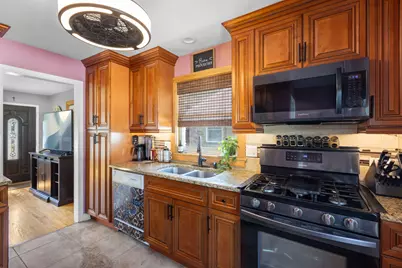 218 N Marion Avenue, Bartlett, IL 60103 - Photo 4