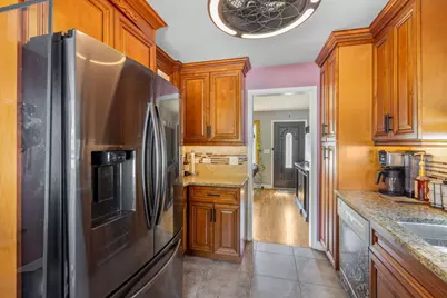 218 N Marion Avenue, Bartlett, IL 60103 - Photo 6