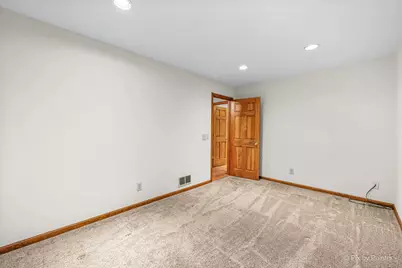 655 Oakview Drive, Algonquin, IL 60102 - Photo 16