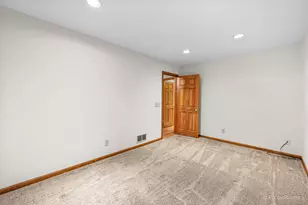 655 Oakview Dr, Algonquin, IL 60102 - Photo 16