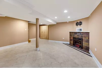 740 Lakeview Point, Schaumburg, IL 60194 - Photo 20