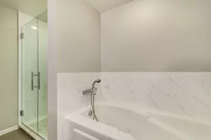 33 W Huron St, Chicago, IL 60654 - Photo 16