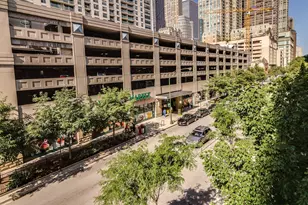 33 W Huron St, Chicago, IL 60654 - Photo 24
