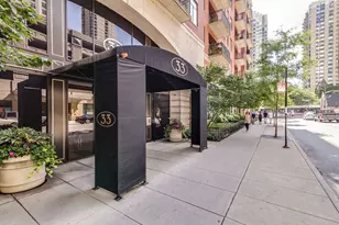 33 W Huron St, Chicago, IL 60654 - Photo 2