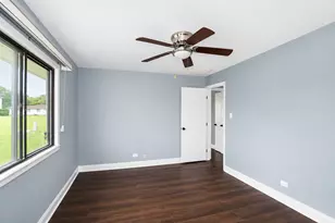 951 Chelsea Ln, Schaumburg, IL 60193 - Photo 18