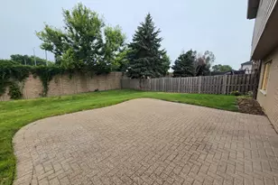 8112 Rutherford Dr, Woodridge, IL 60517 - Photo 30