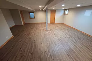 8112 Rutherford Dr, Woodridge, IL 60517 - Photo 28