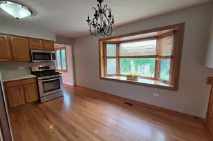 8112 Rutherford Dr, Woodridge, IL 60517 - Photo 8