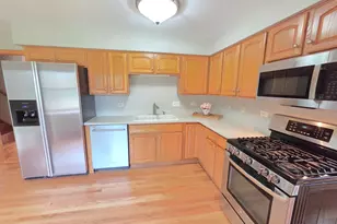 8112 Rutherford Dr, Woodridge, IL 60517 - Photo 6