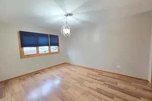 8112 Rutherford Dr, Woodridge, IL 60517 - Photo 16