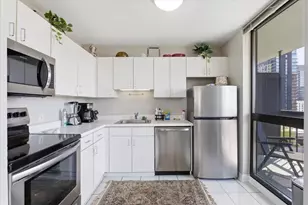 33 W Delaware Pl, Chicago, IL 60610 - Photo 4