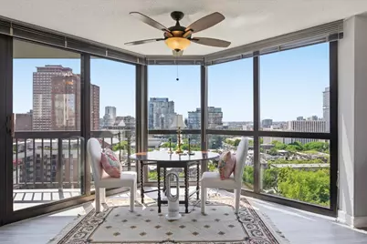 33 W Delaware Place #18K, Chicago, IL 60610 - Photo 2