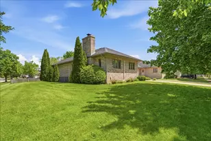 300 Old Mill Ln, Hampshire, IL 60140 - Photo 20