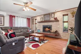 300 Old Mill Ln, Hampshire, IL 60140 - Photo 2