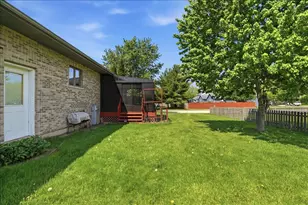 300 Old Mill Ln, Hampshire, IL 60140 - Photo 22