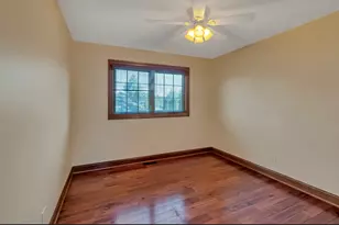 9041 Sunrise Ln, Orland Park, IL 60462 - Photo 18