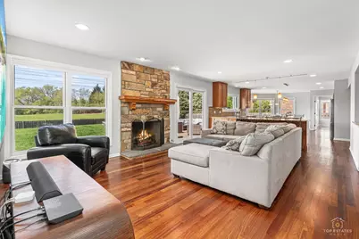 2116 Birchwood Lane, Buffalo Grove, IL 60089 - Photo 8